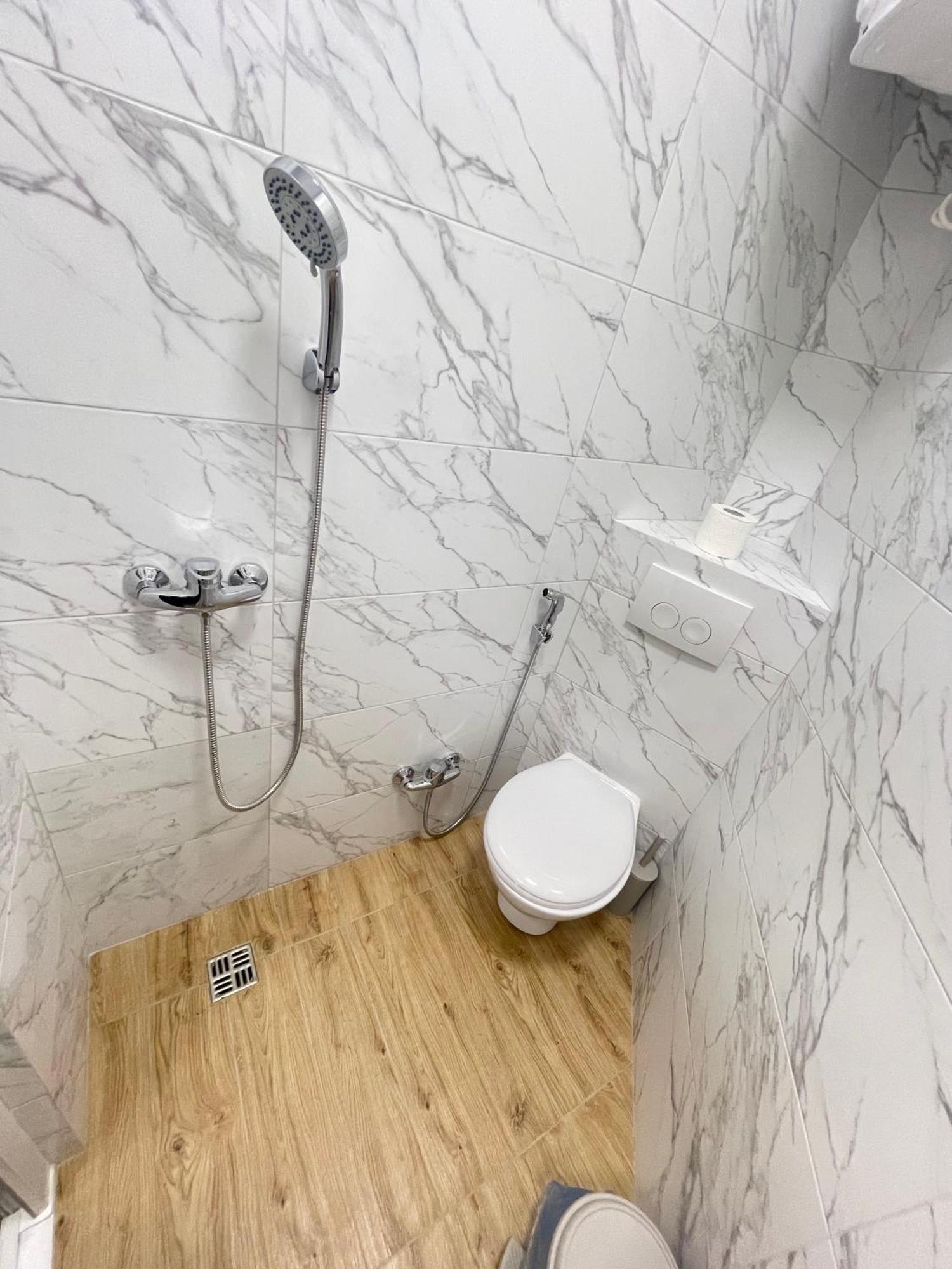أوديسا Pierre Apartments المظهر الخارجي الصورة