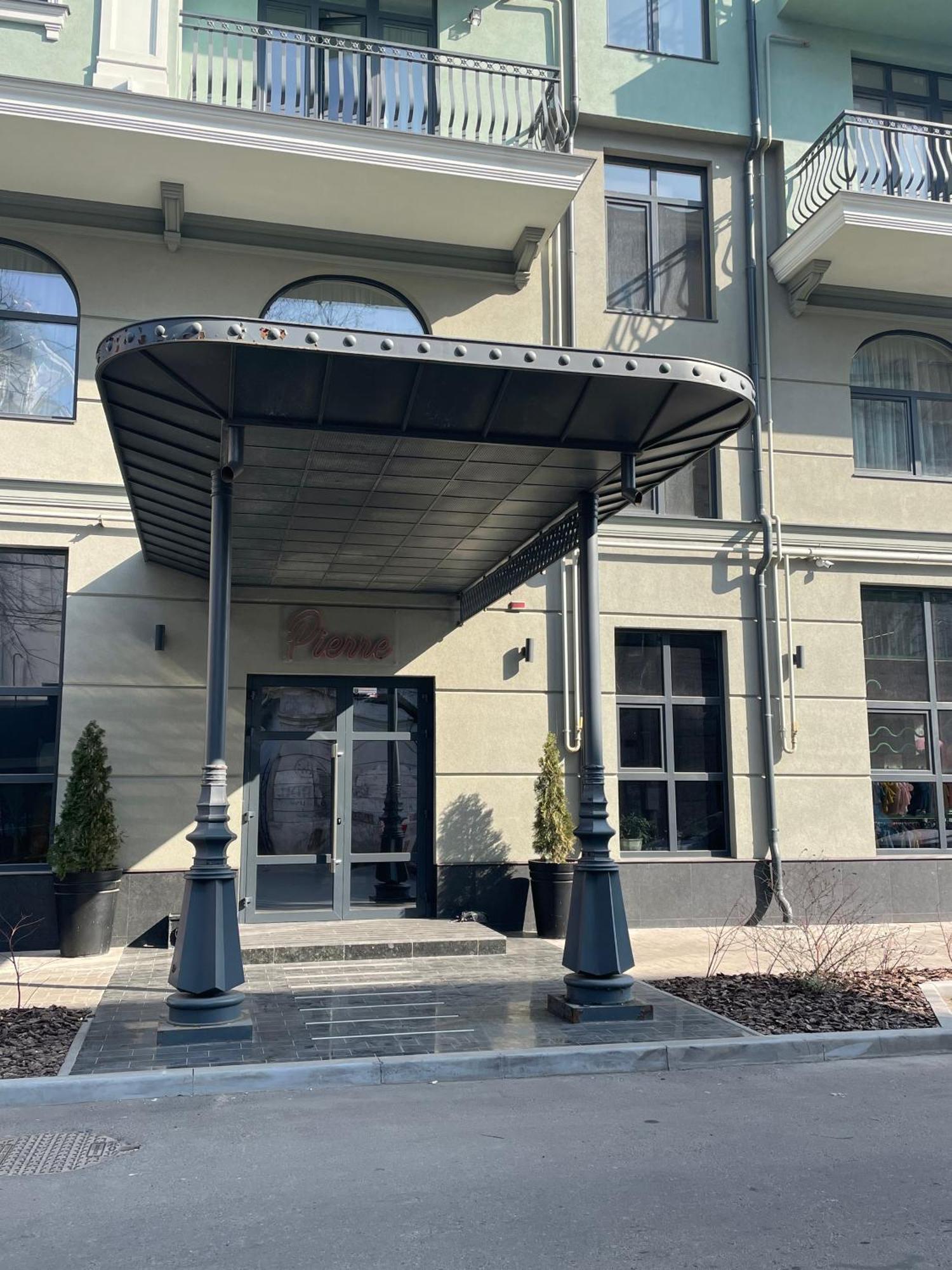 أوديسا Pierre Apartments المظهر الخارجي الصورة